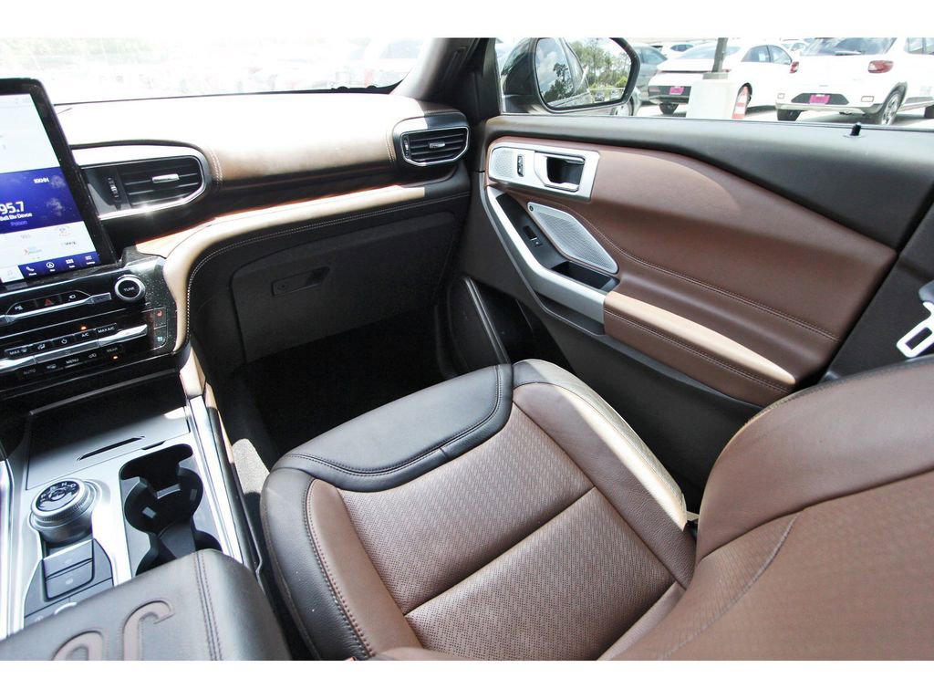 Certified 2023 Ford Explorer King Ranch w/ Technology Package AWD/4WD image 14