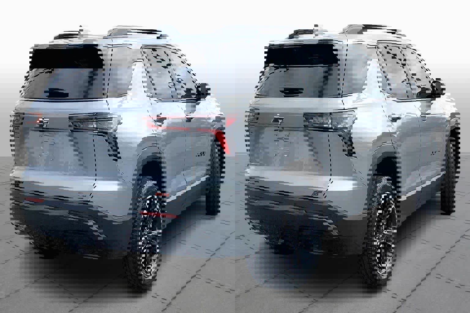 Used 2025 Chevrolet Equinox RS w/ Safety and Technology Package image 3