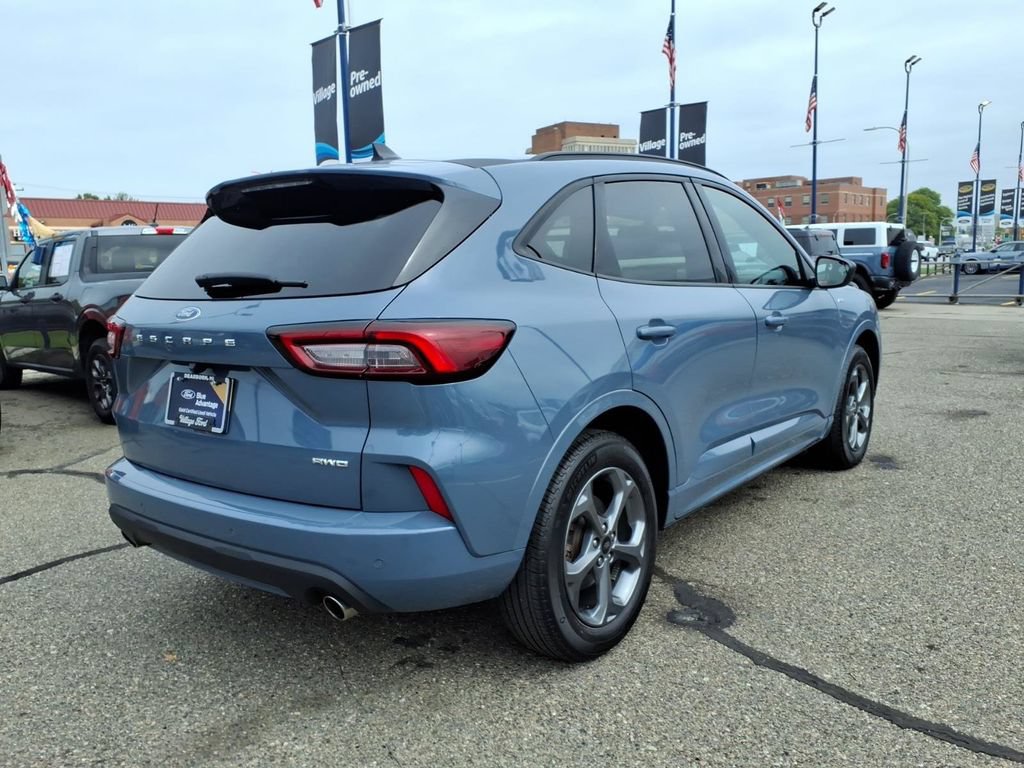Certified 2024 Ford Escape ST-Line w/ Tech Pack #1 AWD/4WD image 6
