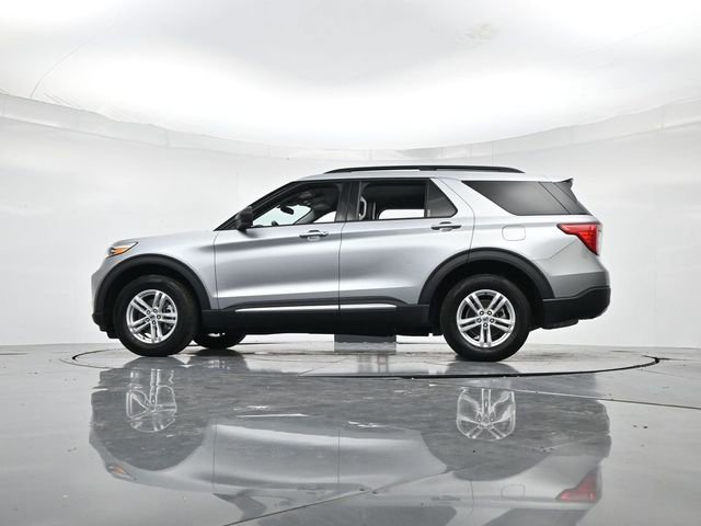 Certified 2023 Ford Explorer XLT w/ Equipment Group 202A image 38