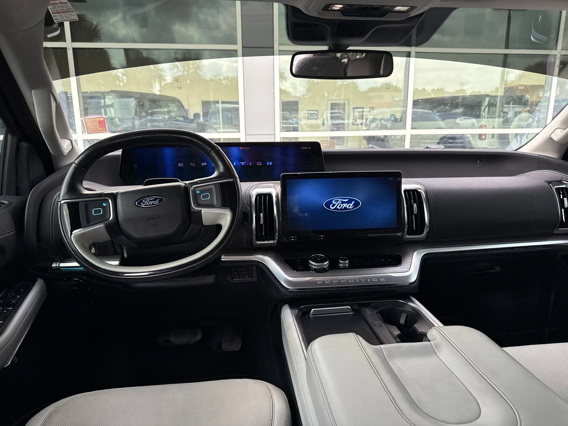 Certified 2025 Ford Expedition Max Platinum w/ Driver's Package AWD/4WD image 12
