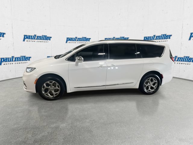 Used 2022 Chrysler Pacifica Limited AWD/4WD image 6