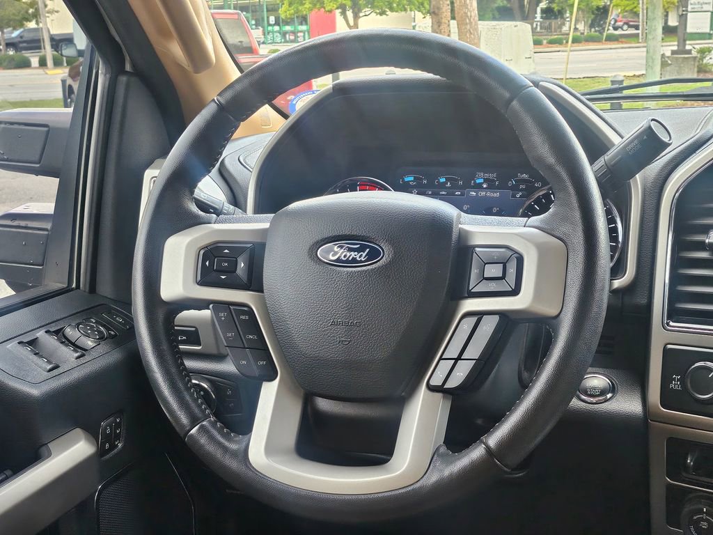Certified 2022 Ford F250 Lariat w/ Lariat Ultimate Package AWD/4WD image 6
