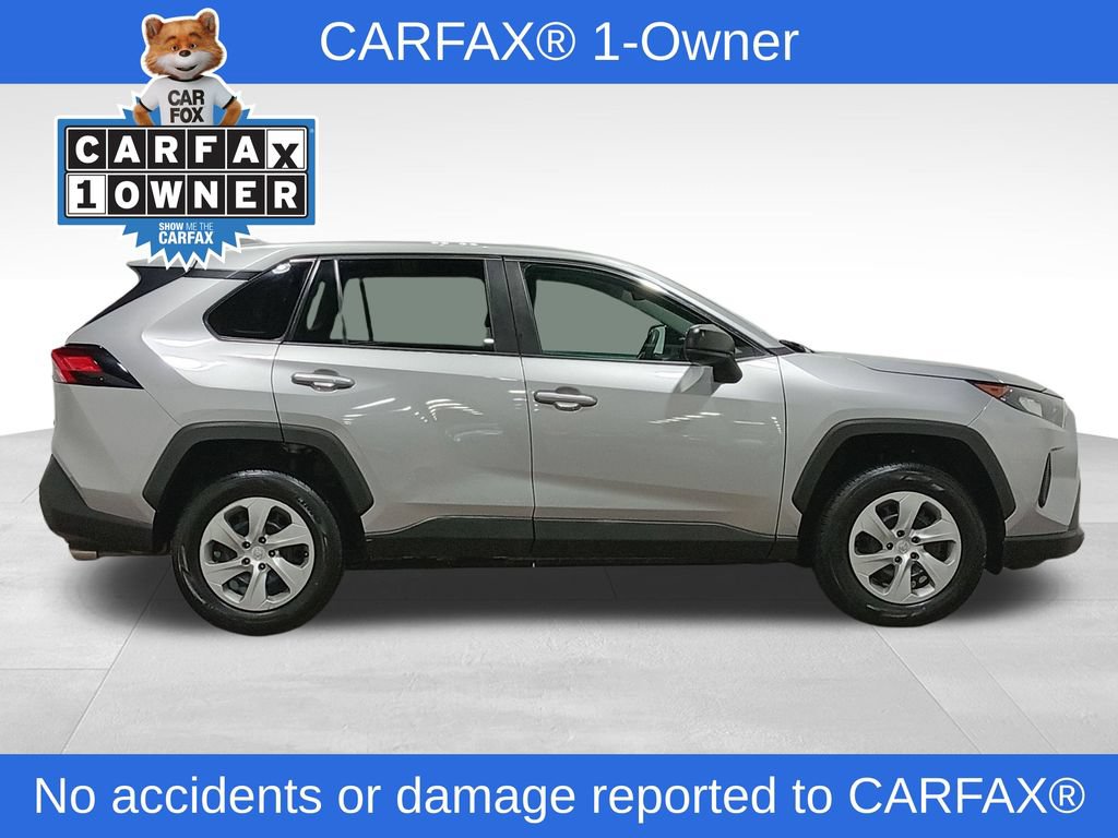 Used 2022 Toyota RAV4 LE FWD image 2