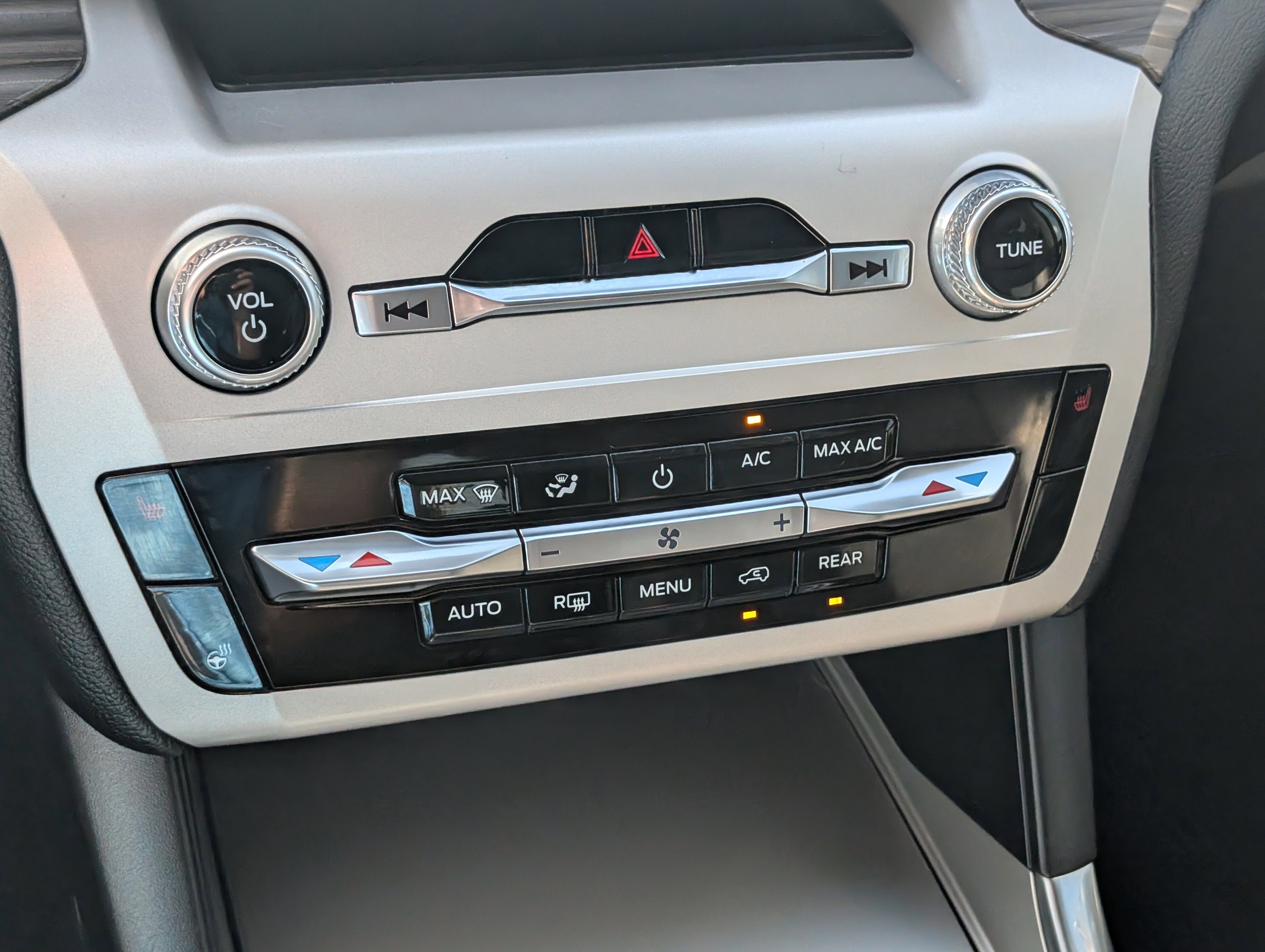 Certified 2023 Ford Explorer XLT w/ Equipment Group 202A image 30