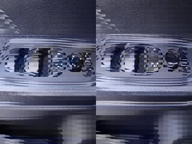 Used 2023 Nissan Versa SV image 13