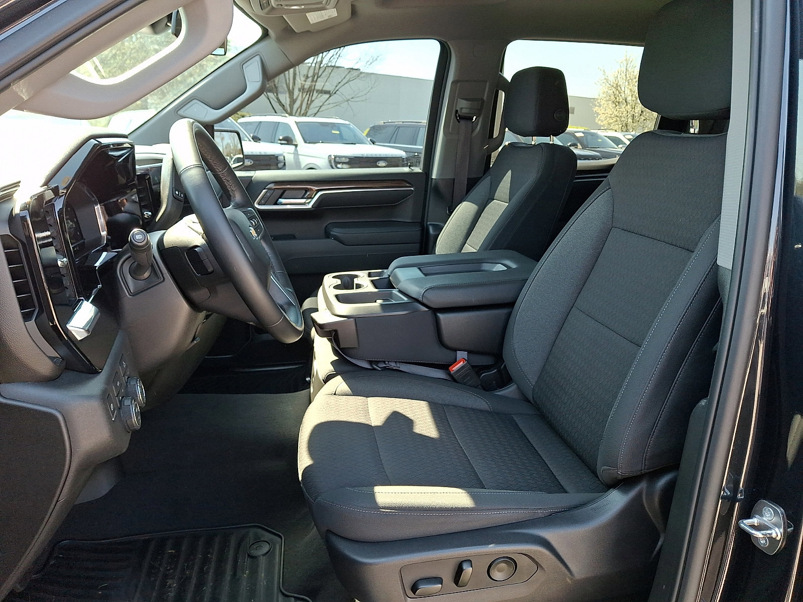 Used 2024 Chevrolet Silverado 1500 LT image 16