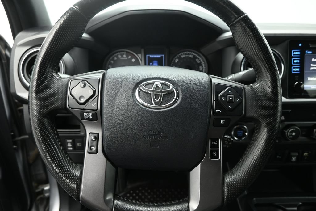 Used 2019 Toyota Tacoma TRD Off-Road w/ Technology Package AWD/4WD image 13