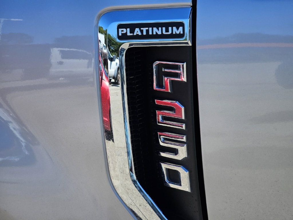 Certified 2022 Ford F250 Platinum AWD/4WD image 9