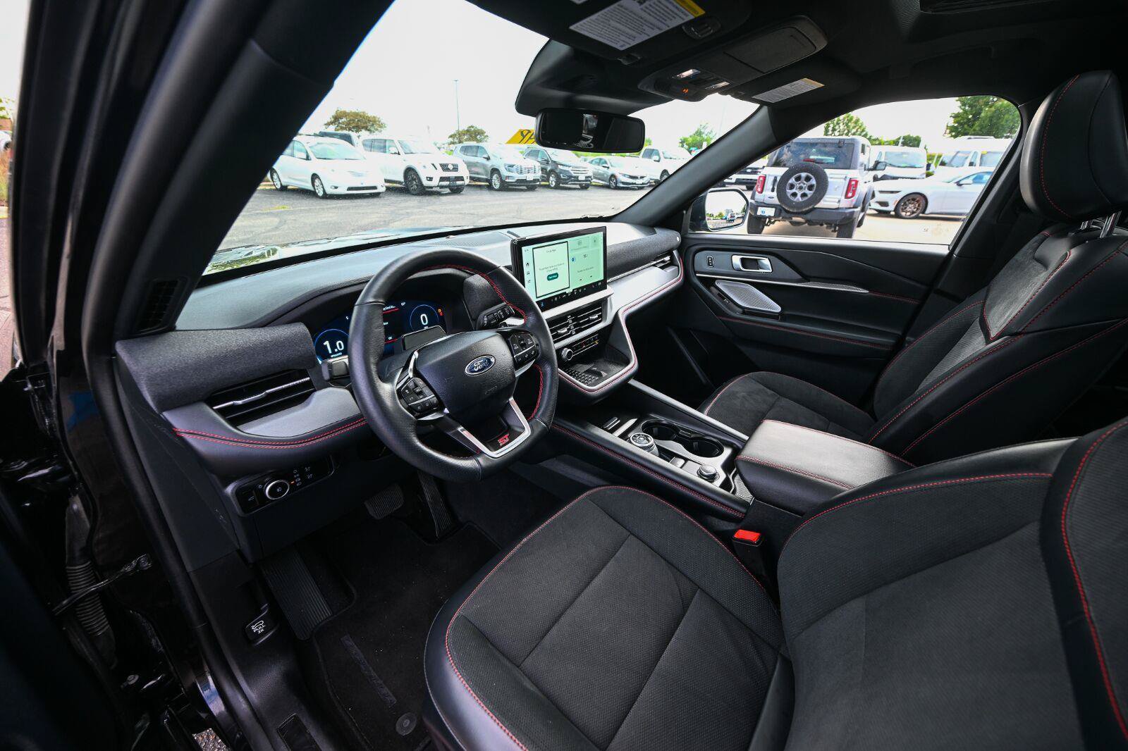 Certified 2025 Ford Explorer ST AWD/4WD image 18