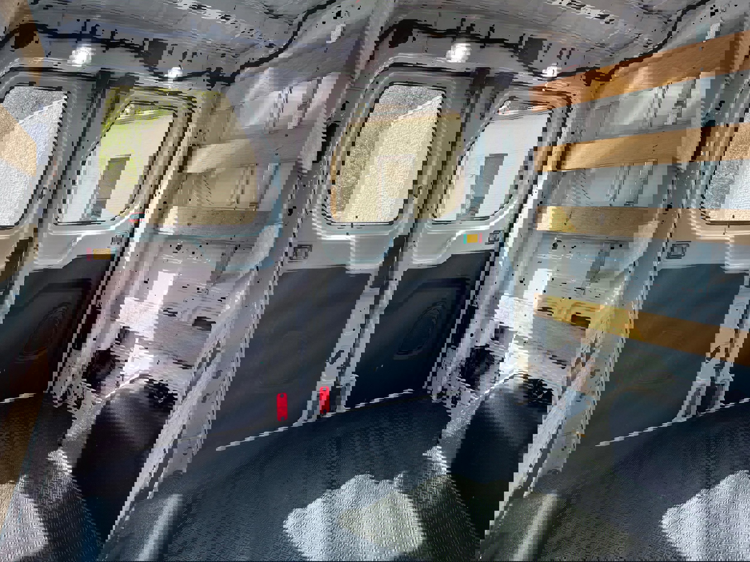 Certified 2019 Ford Transit 250 130 Low Roof w/ Exterior Upgrade Package image 13