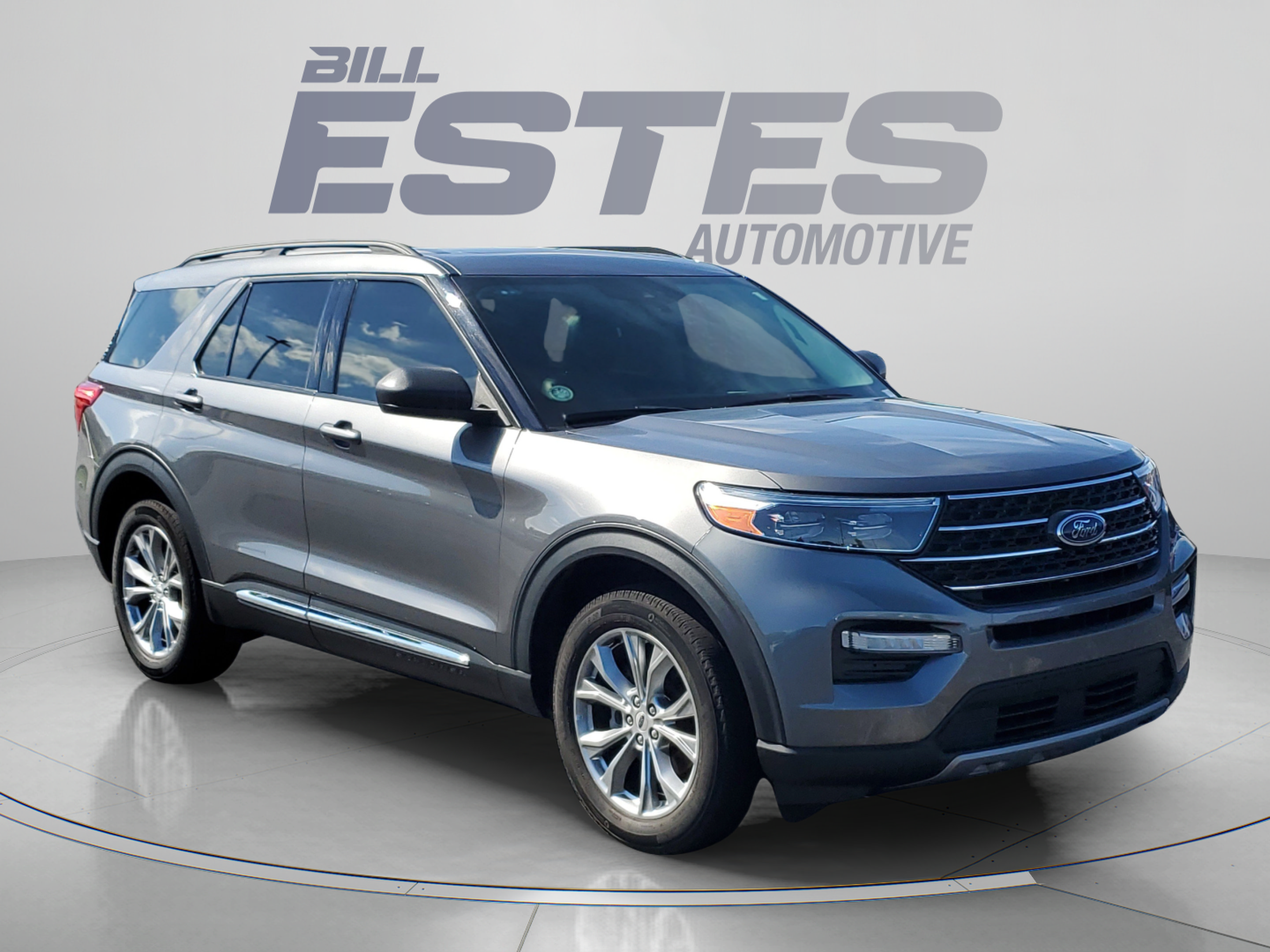 Certified 2023 Ford Explorer XLT w/ Equipment Group 202A AWD/4WD image 5