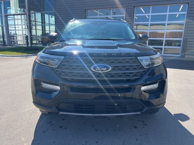 Certified 2021 Ford Explorer XLT w/ Equipment Group 202A image 3