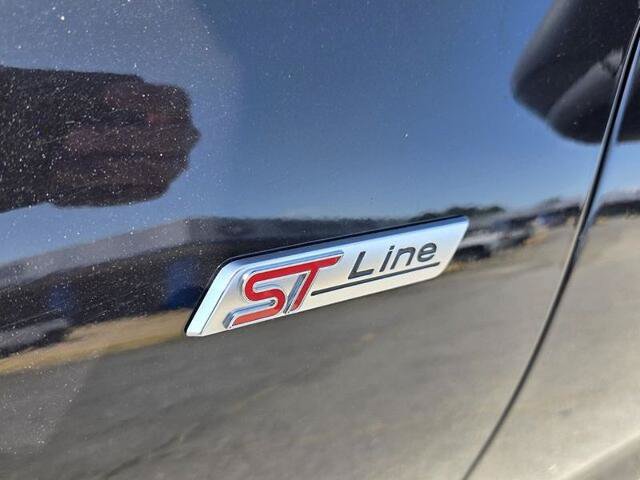 Certified 2025 Ford Escape ST-Line FWD image 17