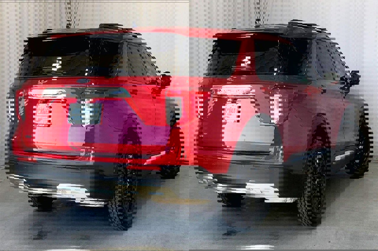 Certified 2022 Ford Explorer XLT w/ Equipment Group 202A image 13