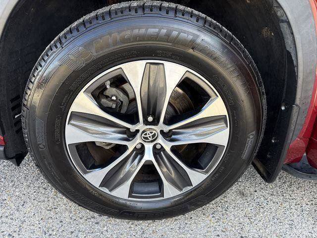 Used 2021 Toyota Highlander XLE image 33