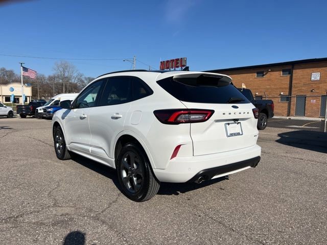 Certified 2024 Ford Escape ST-Line Select w/ Tech Pack #1 AWD/4WD image 4