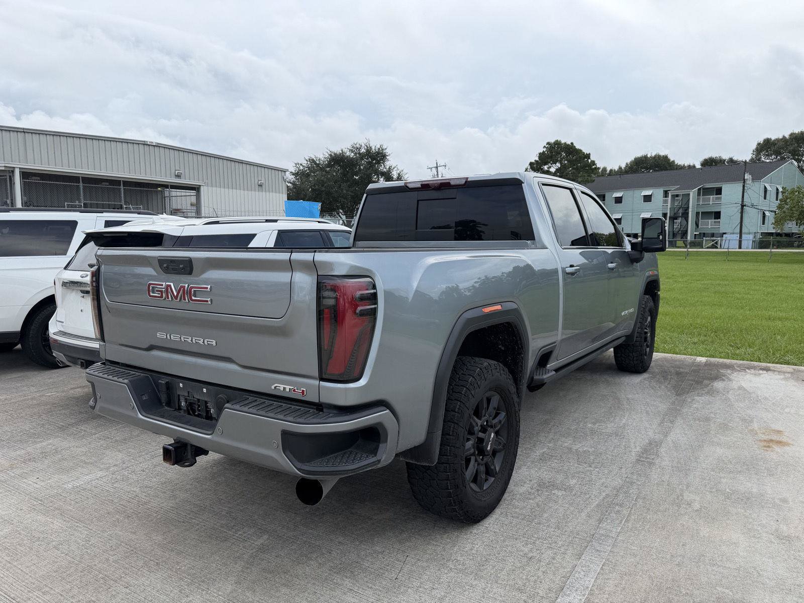 Used 2024 GMC Sierra 2500 AT4 w/ AT4 Premium Plus Package AWD/4WD image 14