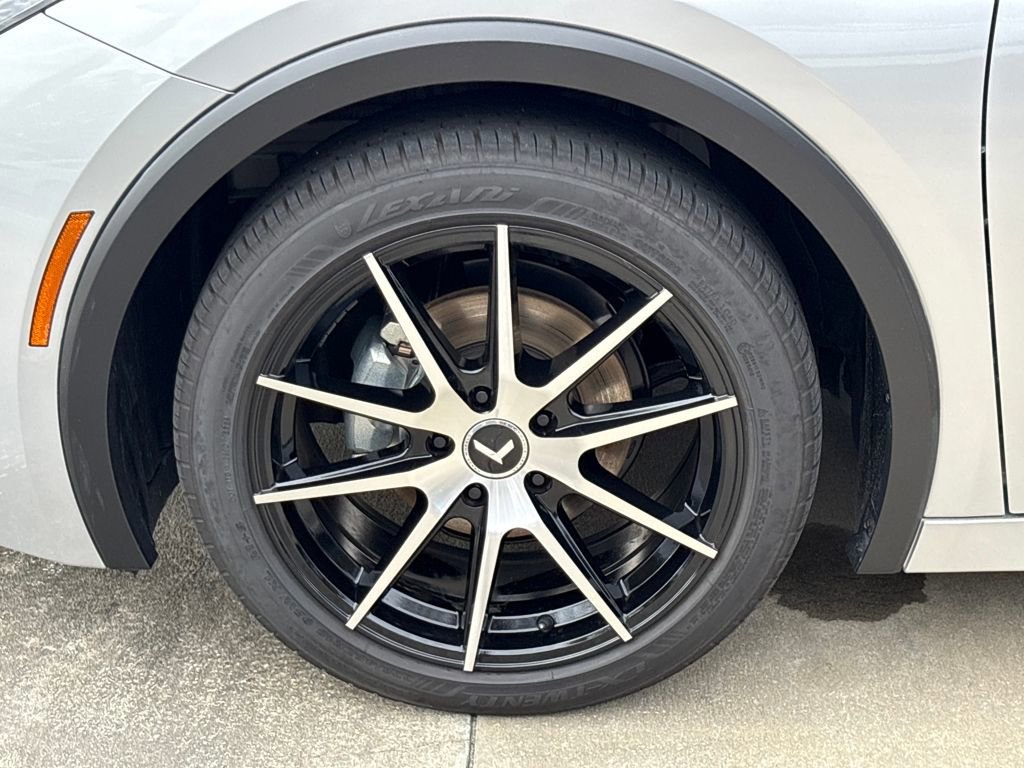 Used 2024 Toyota Prius Limited image 12