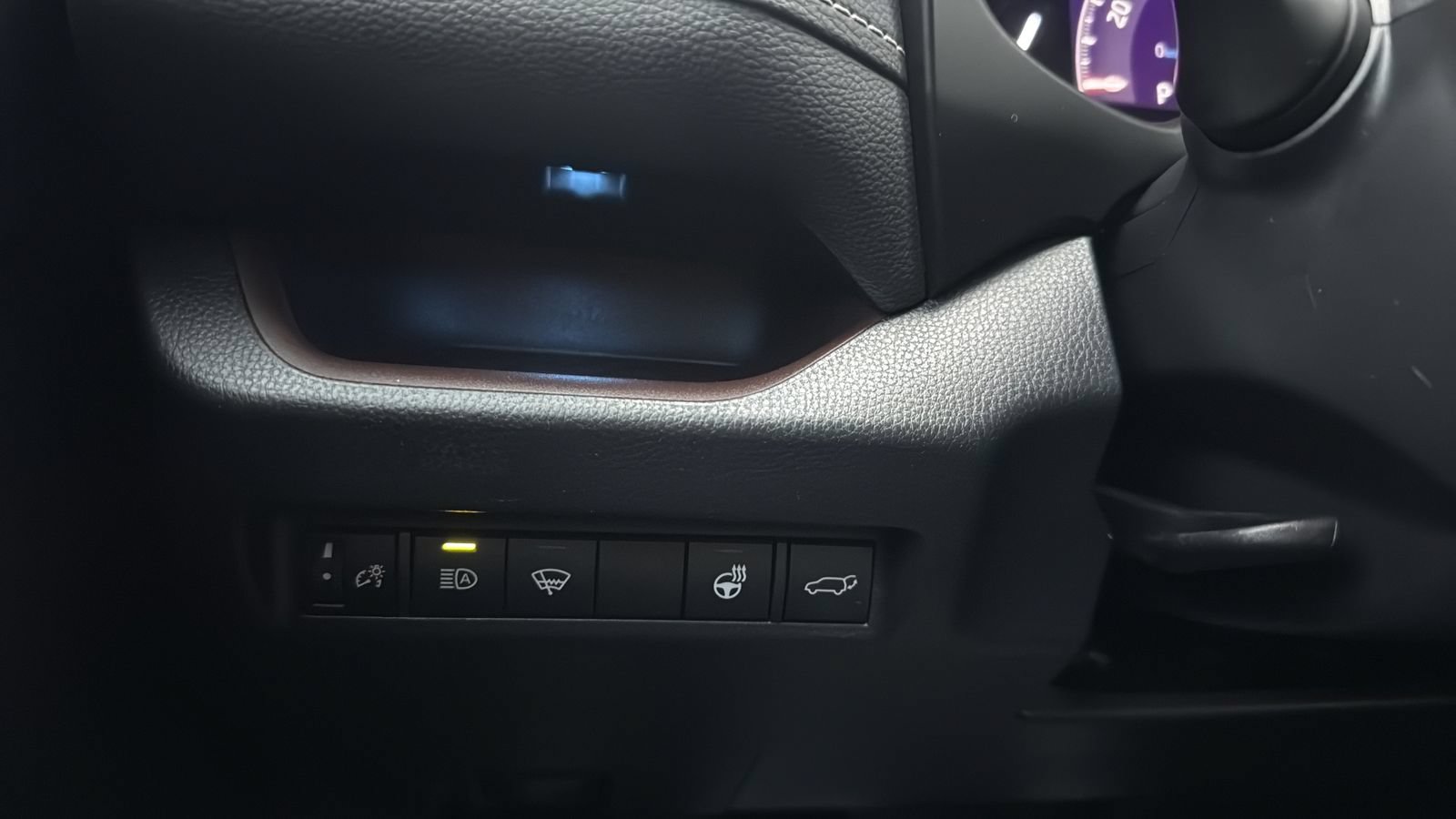 Used 2020 Toyota RAV4 Limited w/ Limited Grade Weather Package FWD image 17