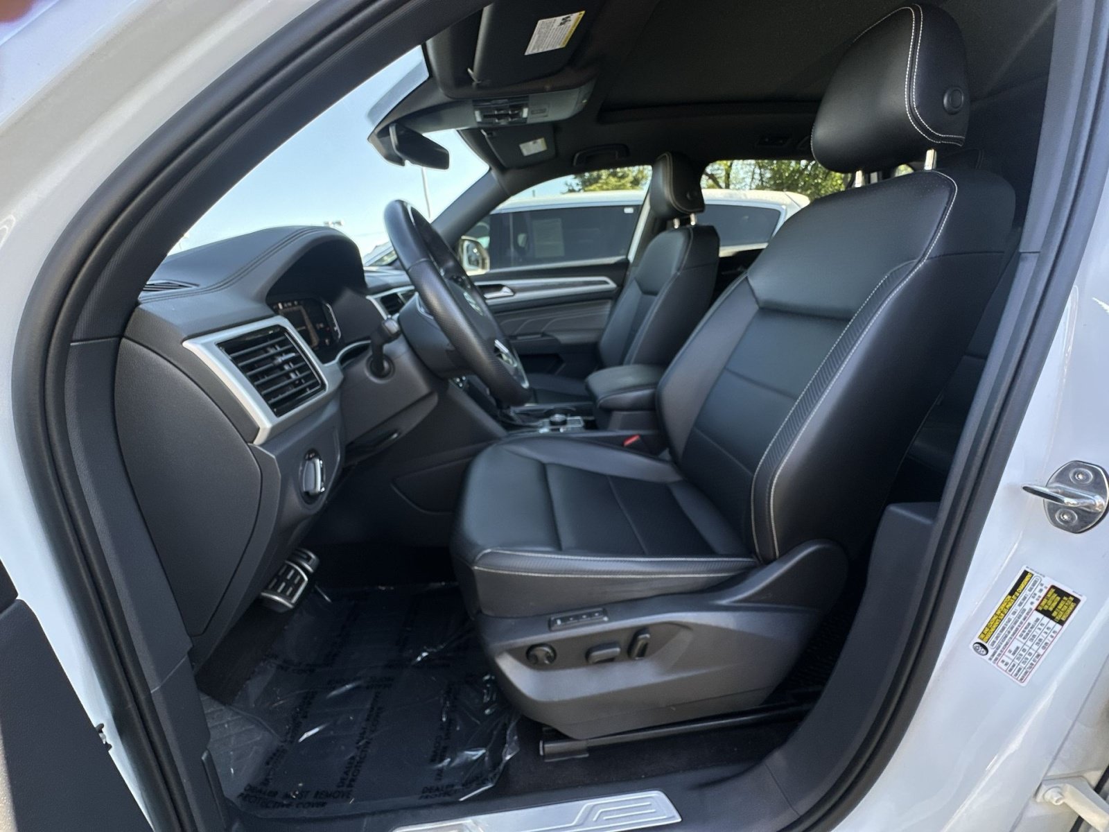 Used 2023 Volkswagen Atlas Cross Sport SEL R-Line AWD/4WD image 21