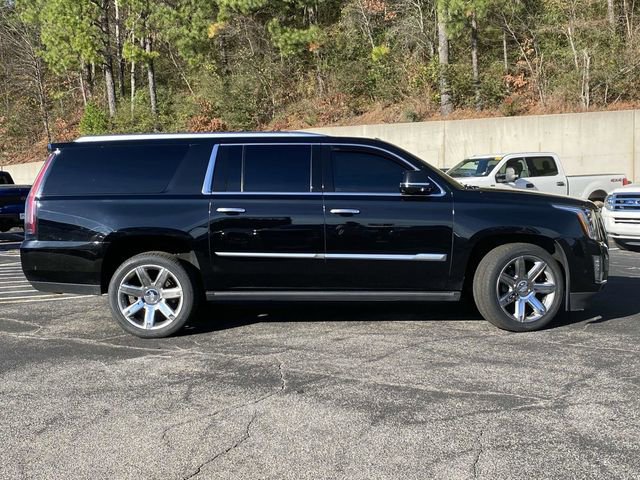 Used 2019 Cadillac Escalade ESV Premium Luxury image 2