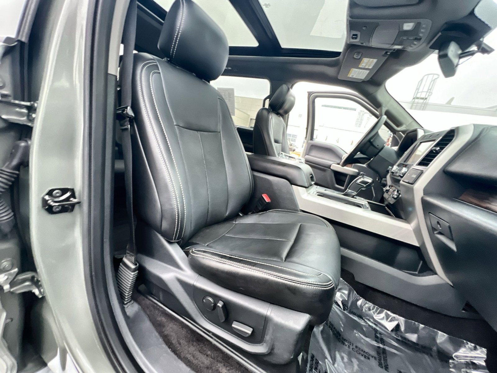 Certified 2019 Ford F150 Lariat image 27