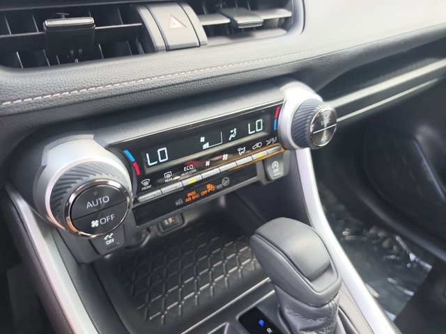 Used 2025 Toyota RAV4 XLE FWD image 29