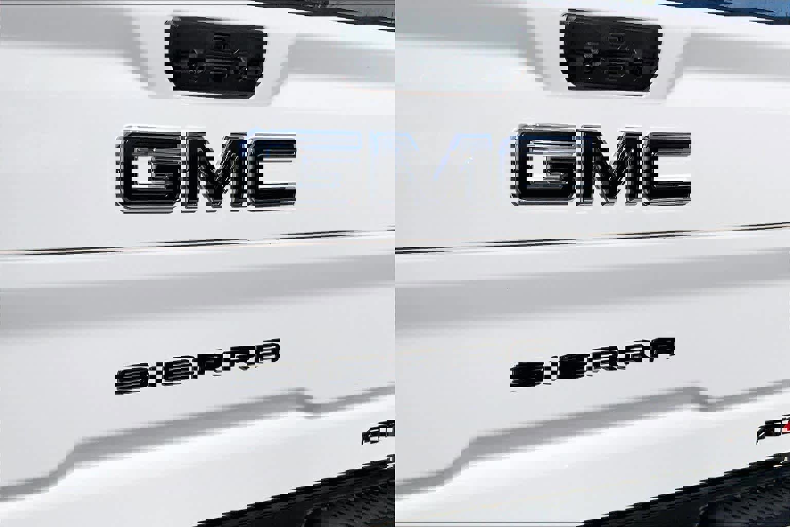 Used 2024 GMC Sierra 2500 AT4 w/ Technology Package image 12