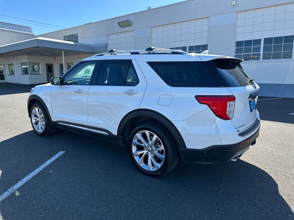 Certified 2022 Ford Explorer Platinum w/ Equipment Group 601A AWD/4WD image 4