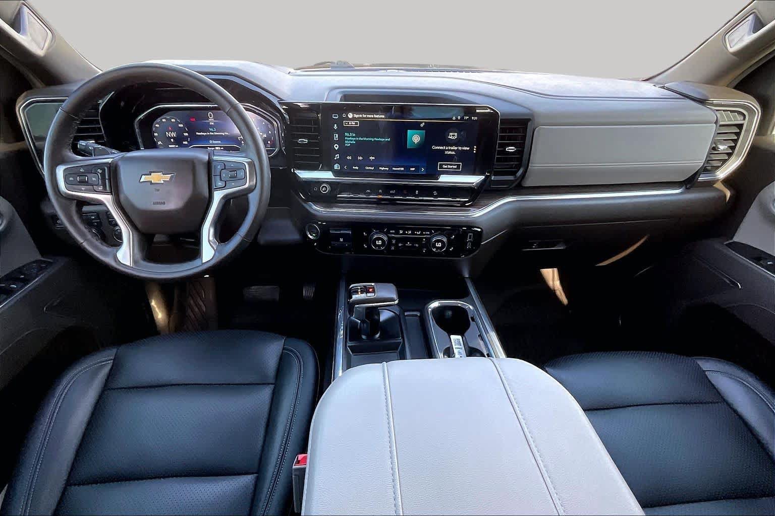 Used 2025 Chevrolet Silverado 1500 LT AWD/4WD image 14