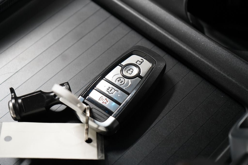 Certified 2025 Ford Expedition Active AWD/4WD image 19
