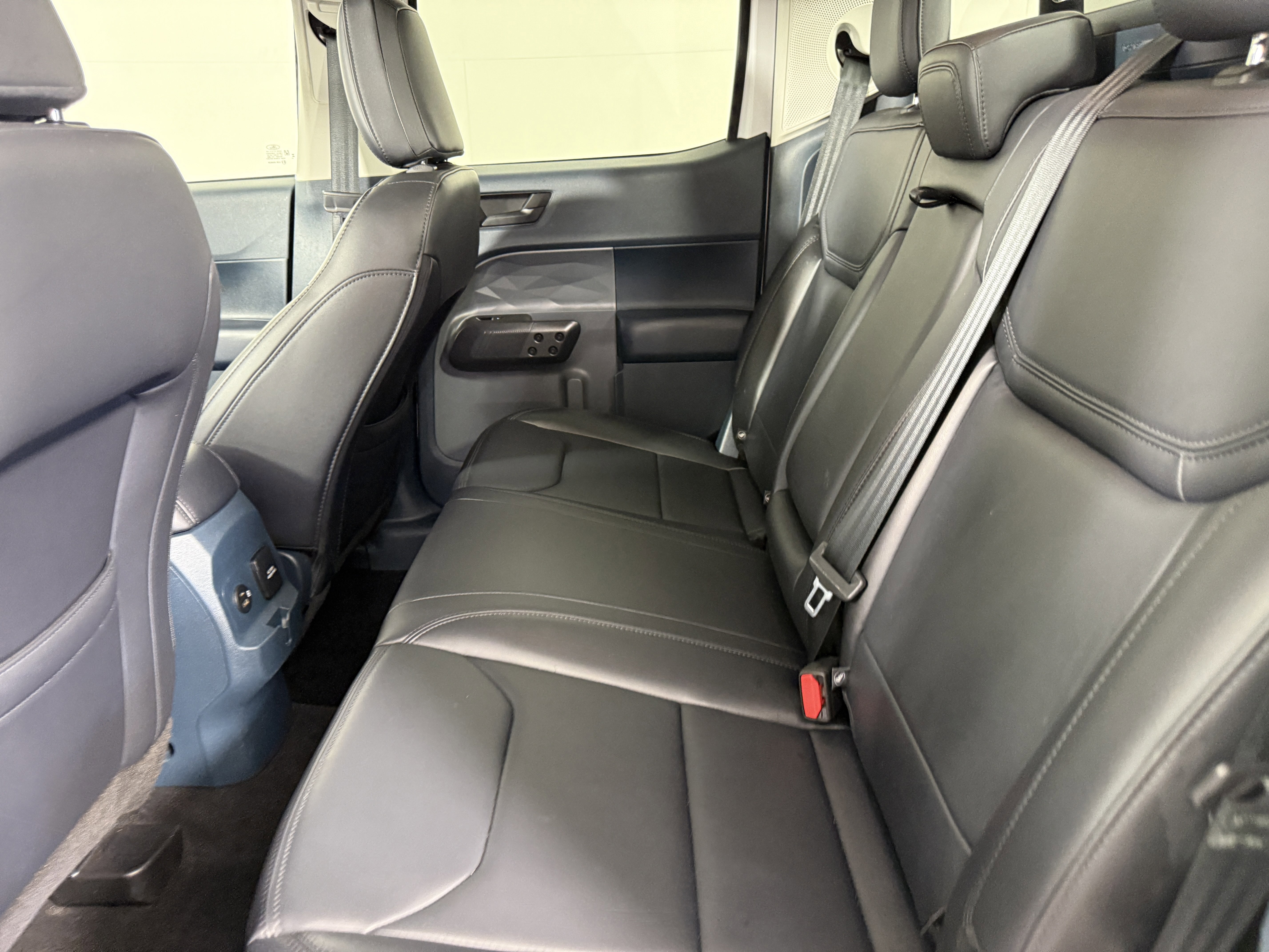 Certified 2024 Ford Maverick Lariat w/ Black Appearance Package image 15