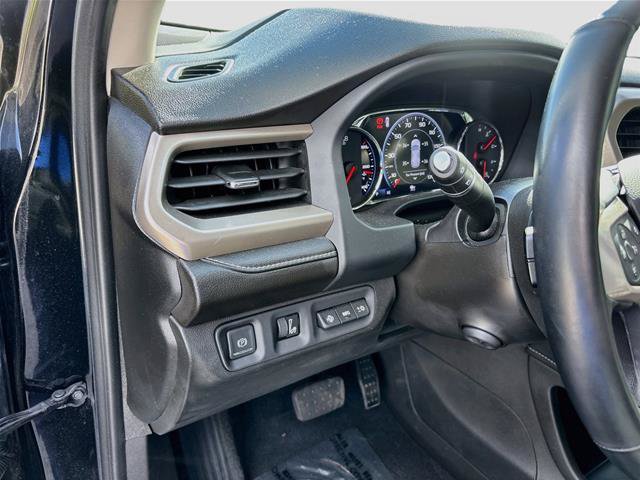 Used 2023 GMC Acadia Denali w/ Black Diamond Edition FWD image 11