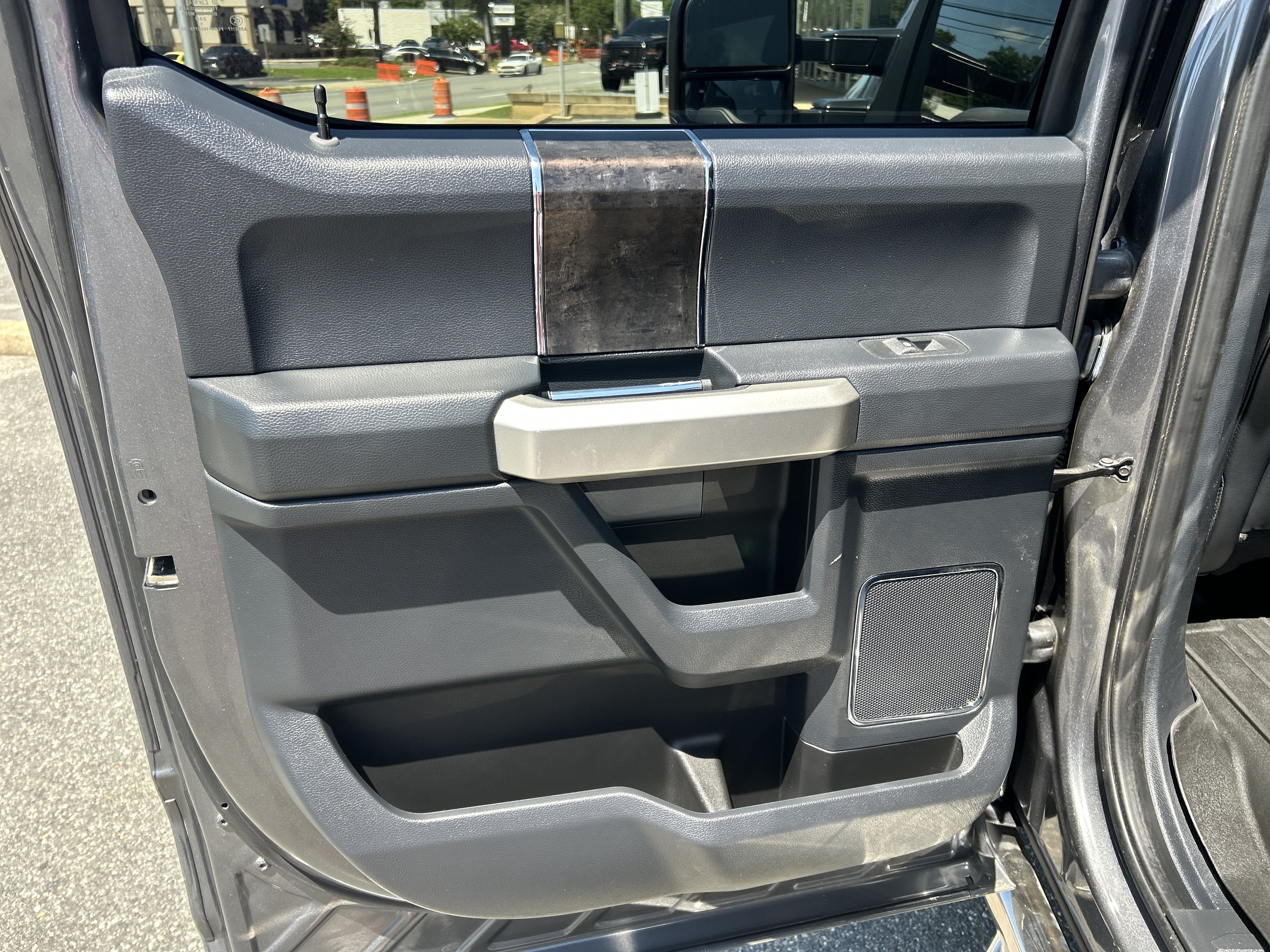 Certified 2022 Ford F350 Lariat w/ Lariat Ultimate Package AWD/4WD image 14