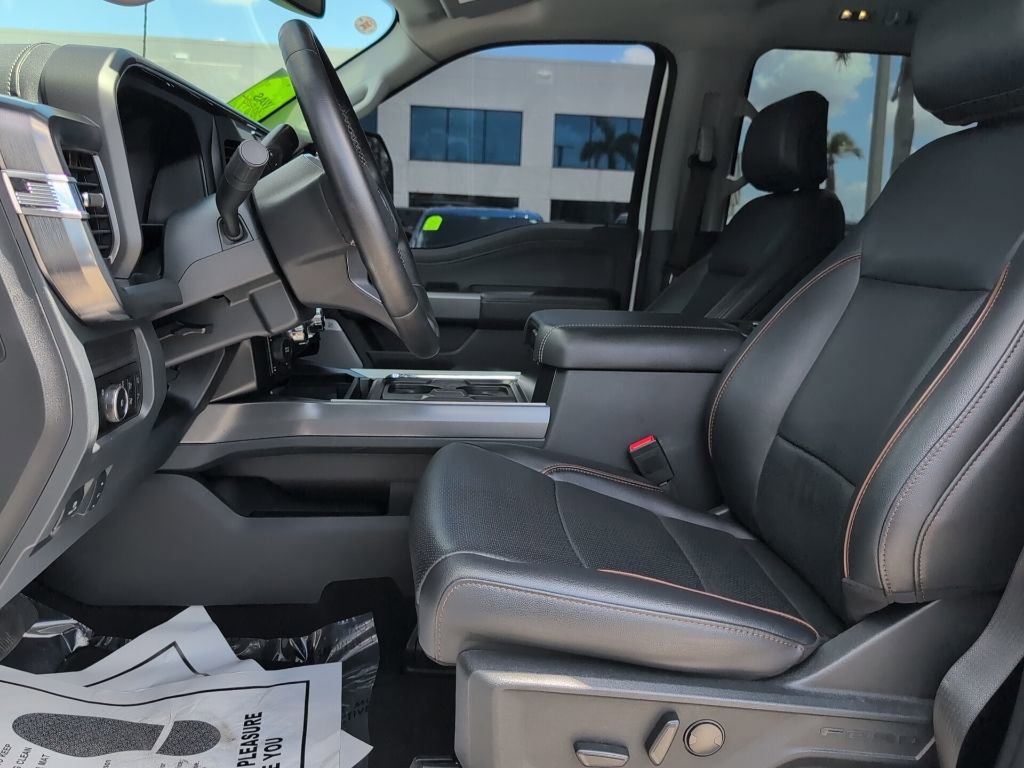 Certified 2025 Ford F250 Lariat w/ Black Appearance Package AWD/4WD image 9