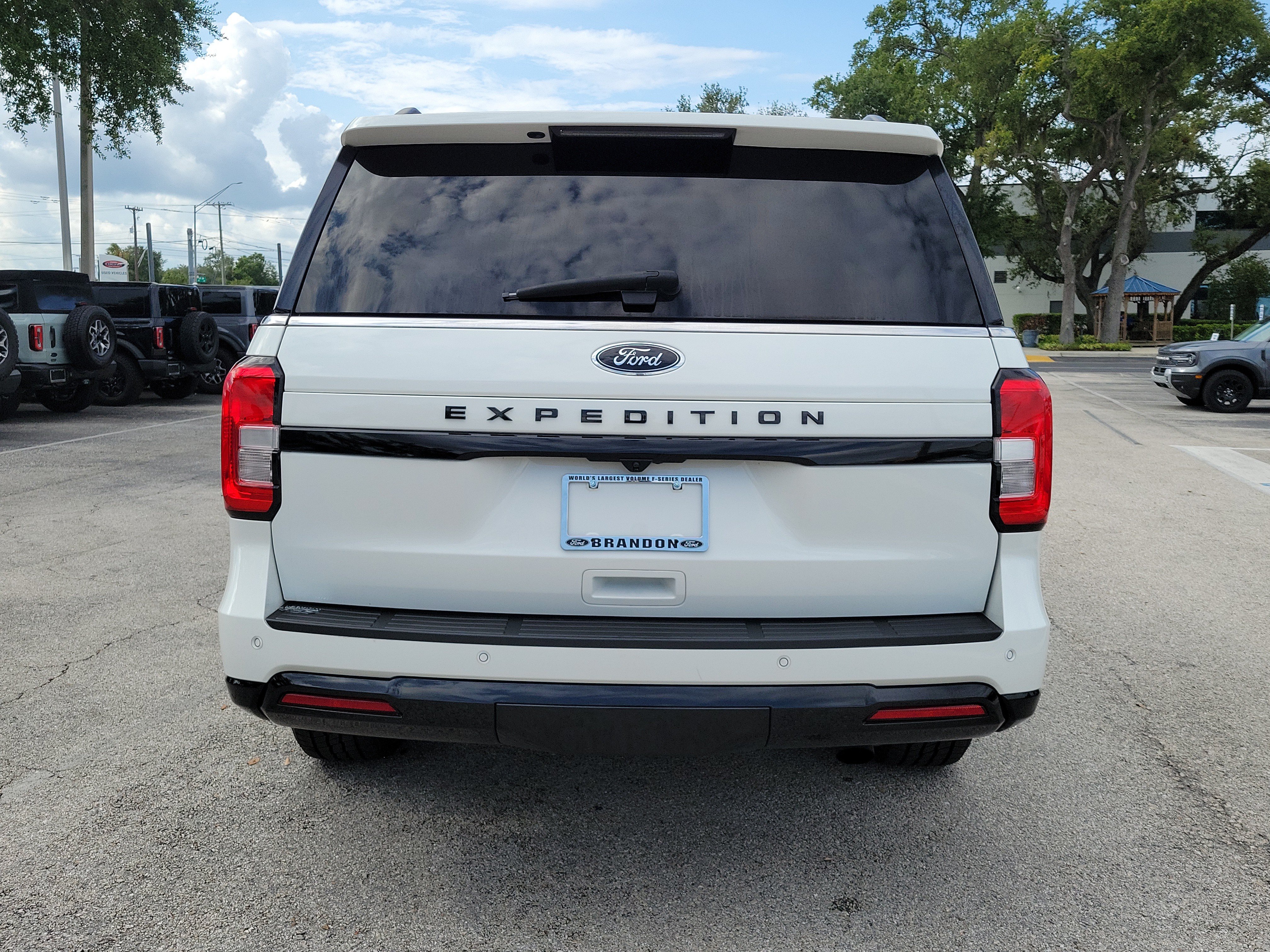 Certified 2024 Ford Expedition Max XLT RWD image 8