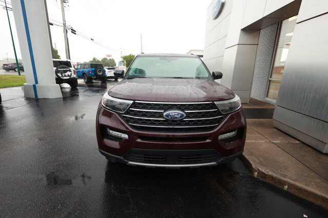 Certified 2023 Ford Explorer XLT w/ Equipment Group 202A AWD/4WD image 7