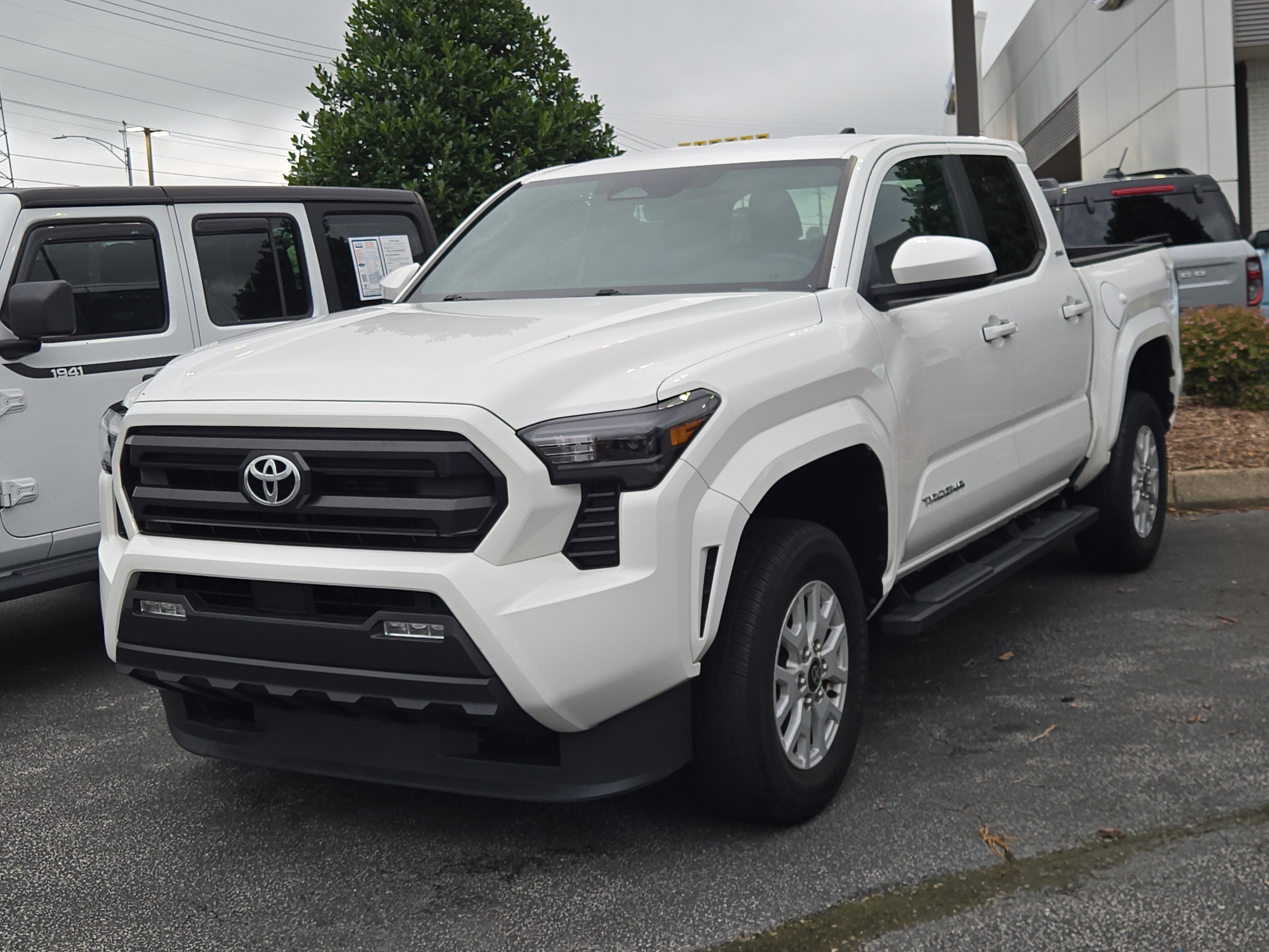 Used 2024 Toyota Tacoma SR5 RWD image 1