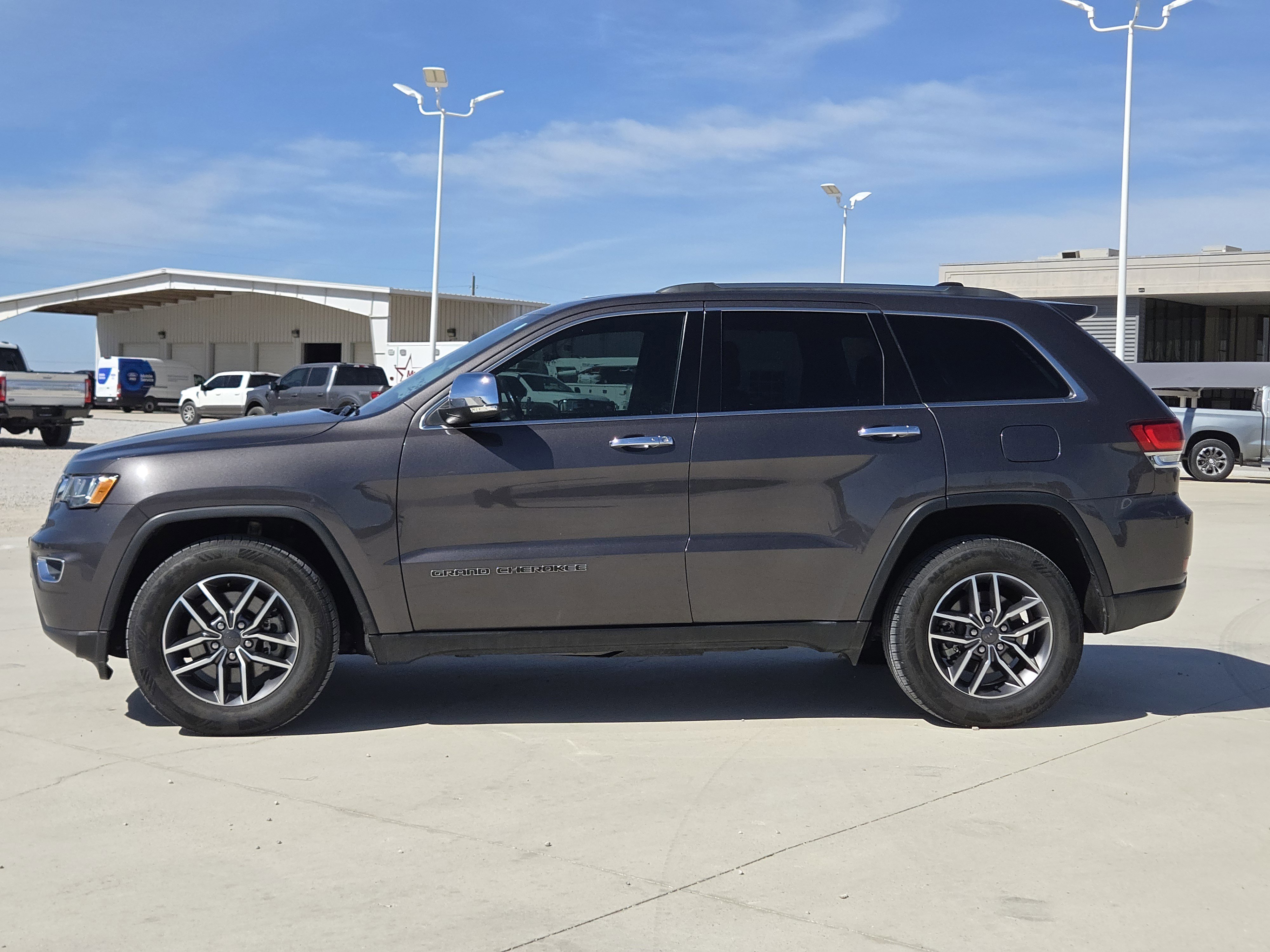 Used 2021 Jeep Grand Cherokee Limited image 2