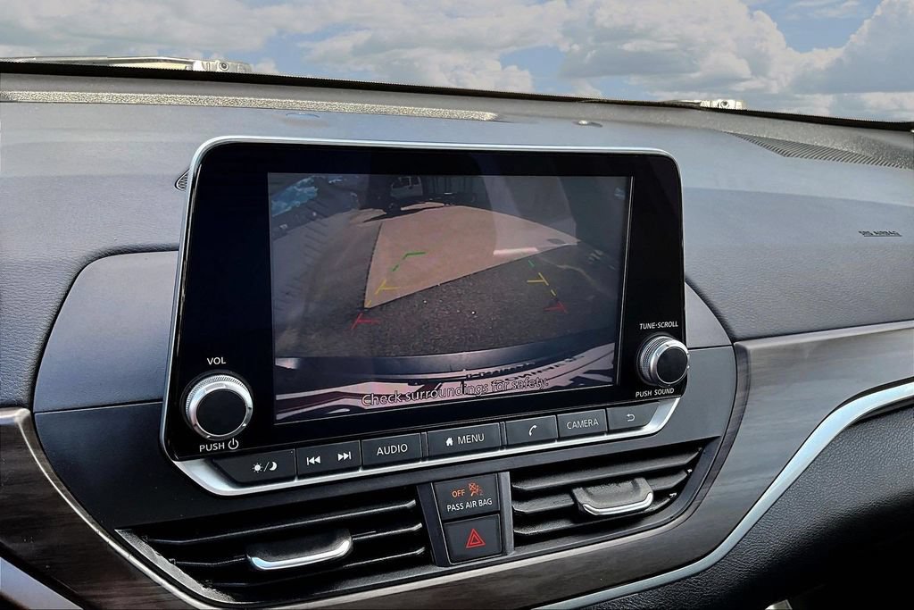 Used 2024 Nissan Altima 2.5 SV FWD image 15