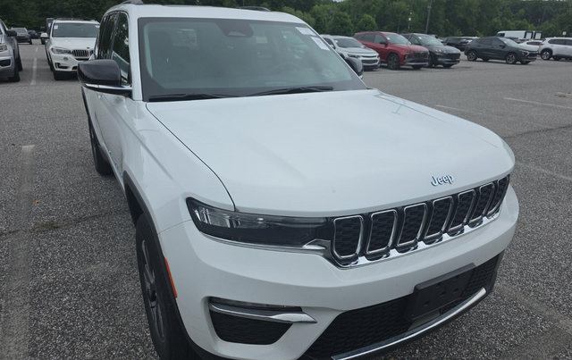 Used 2022 Jeep Grand Cherokee Limited 4xe AWD/4WD image 2
