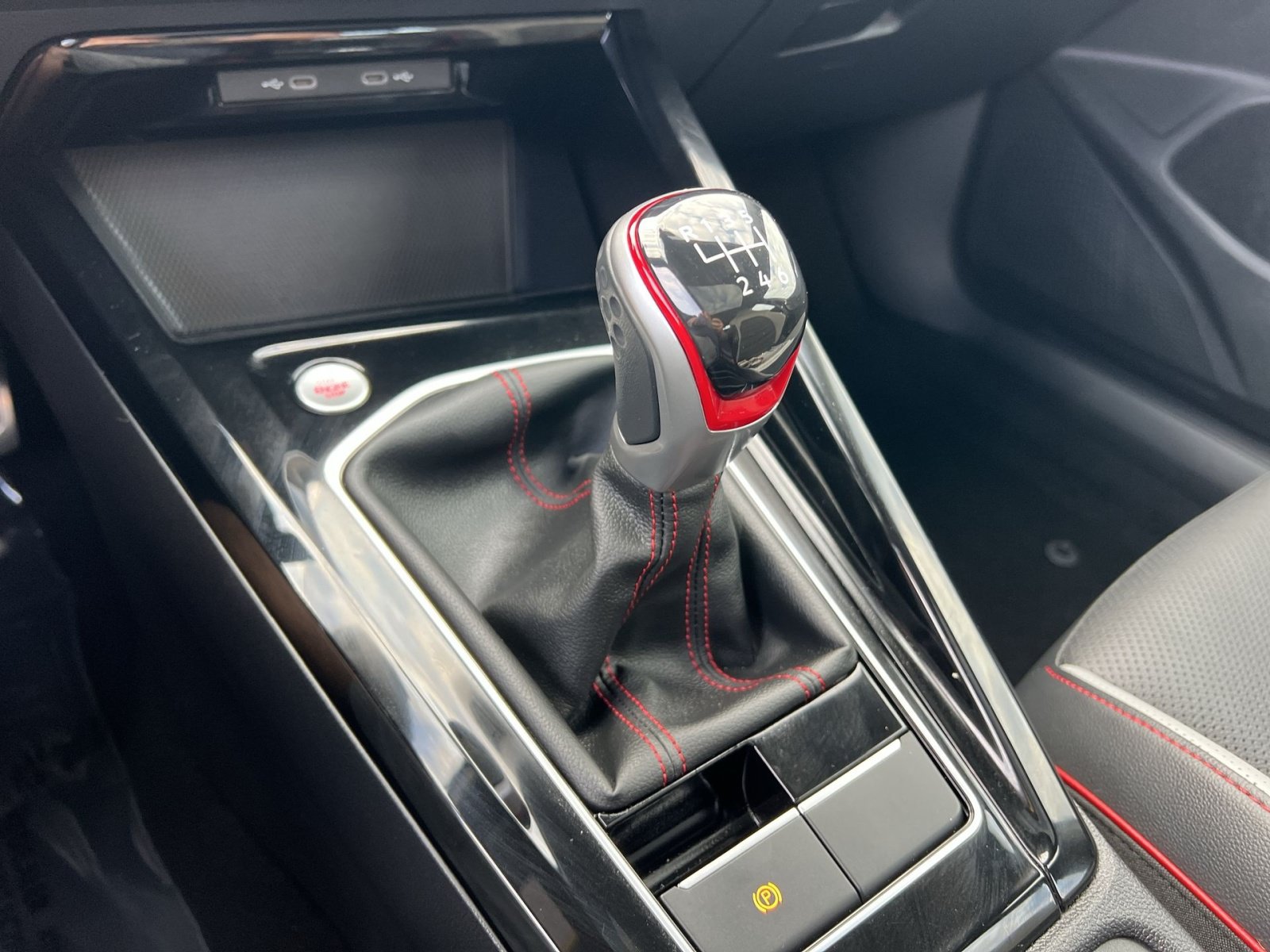 Used 2024 Volkswagen GTI Autobahn FWD image 22