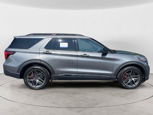 Certified 2025 Ford Explorer ST-Line w/ Premium Package AWD/4WD image 4