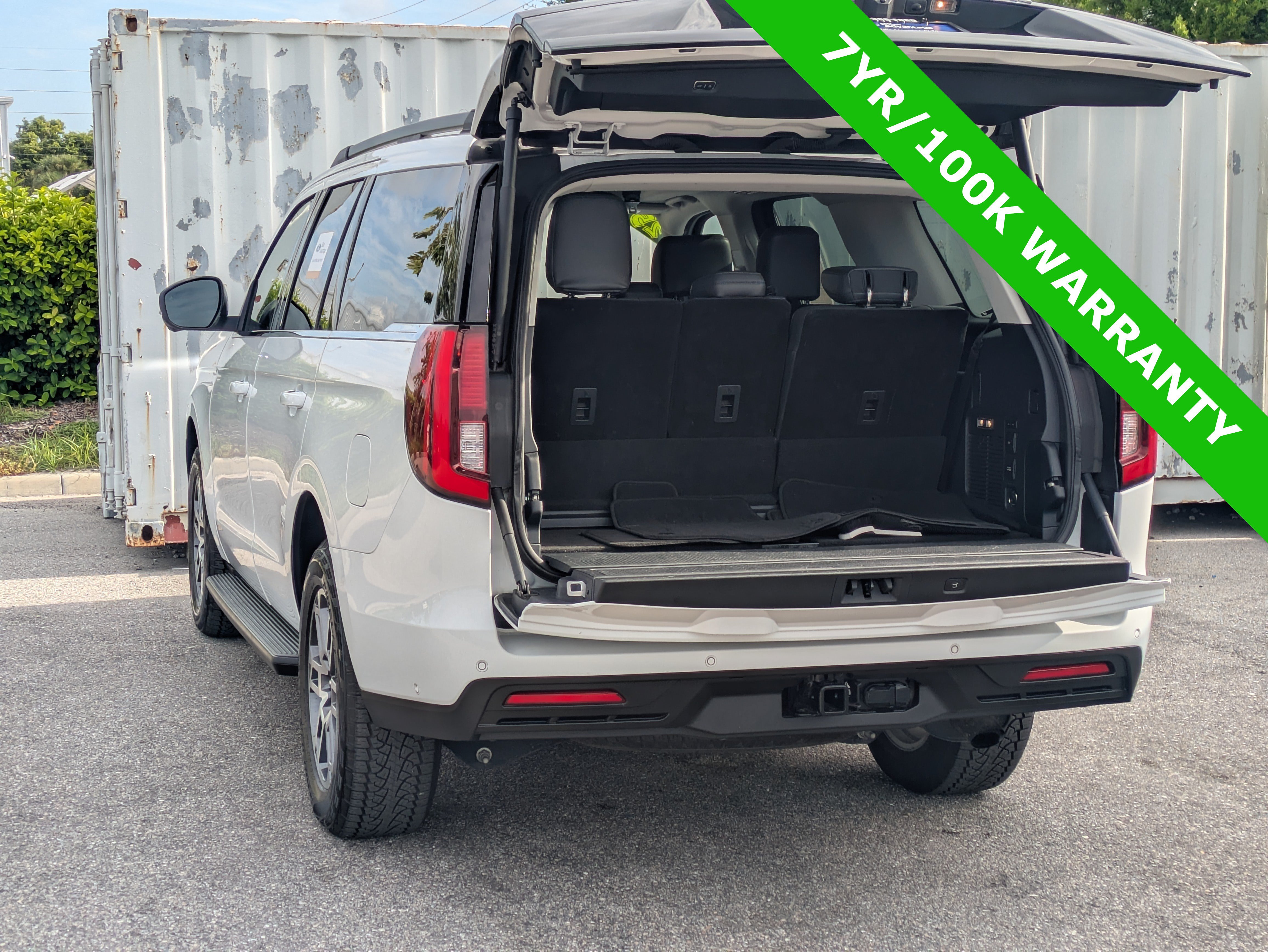 Certified 2025 Ford Expedition Active AWD/4WD image 14