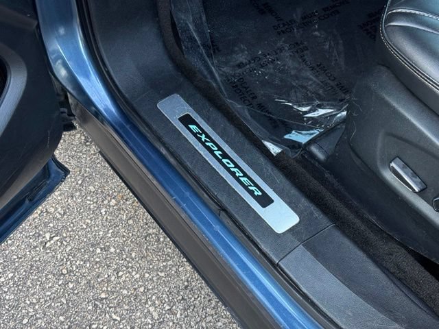 Certified 2018 Ford Explorer Platinum AWD/4WD image 9