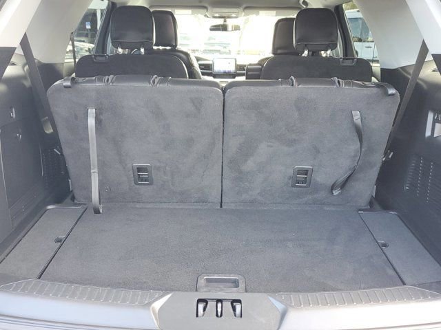 Certified 2023 Ford Explorer XLT w/ Equipment Group 202A image 8