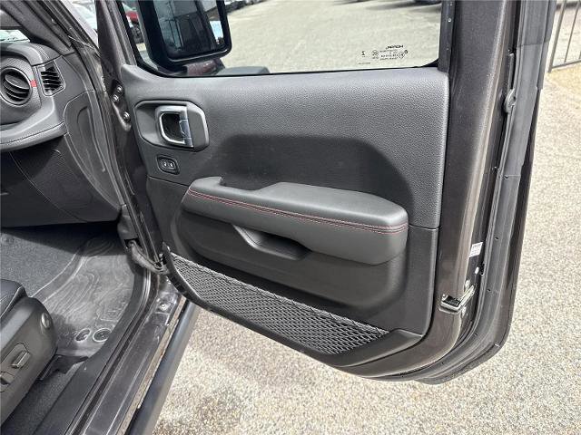 Used 2024 Jeep Gladiator Rubicon w/ Technology Group image 21