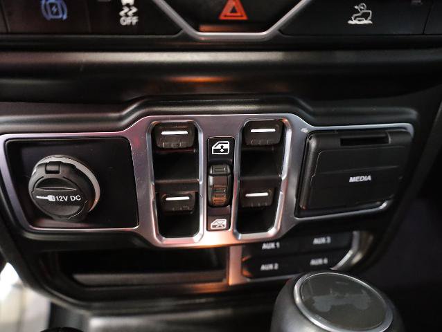 Used 2022 Jeep Wrangler Unlimited Sahara w/ Cold Weather Group AWD/4WD image 17