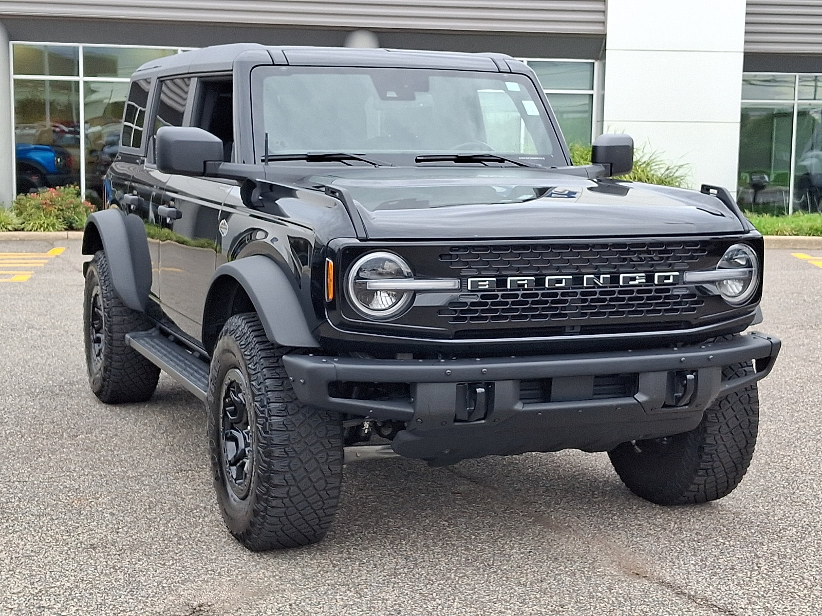 Certified 2024 Ford Bronco Wildtrak AWD/4WD image 2